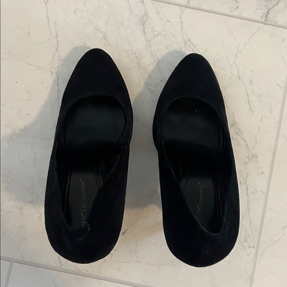 BCBGMaxAzria Classic Black Heels - Picture 8 of 10